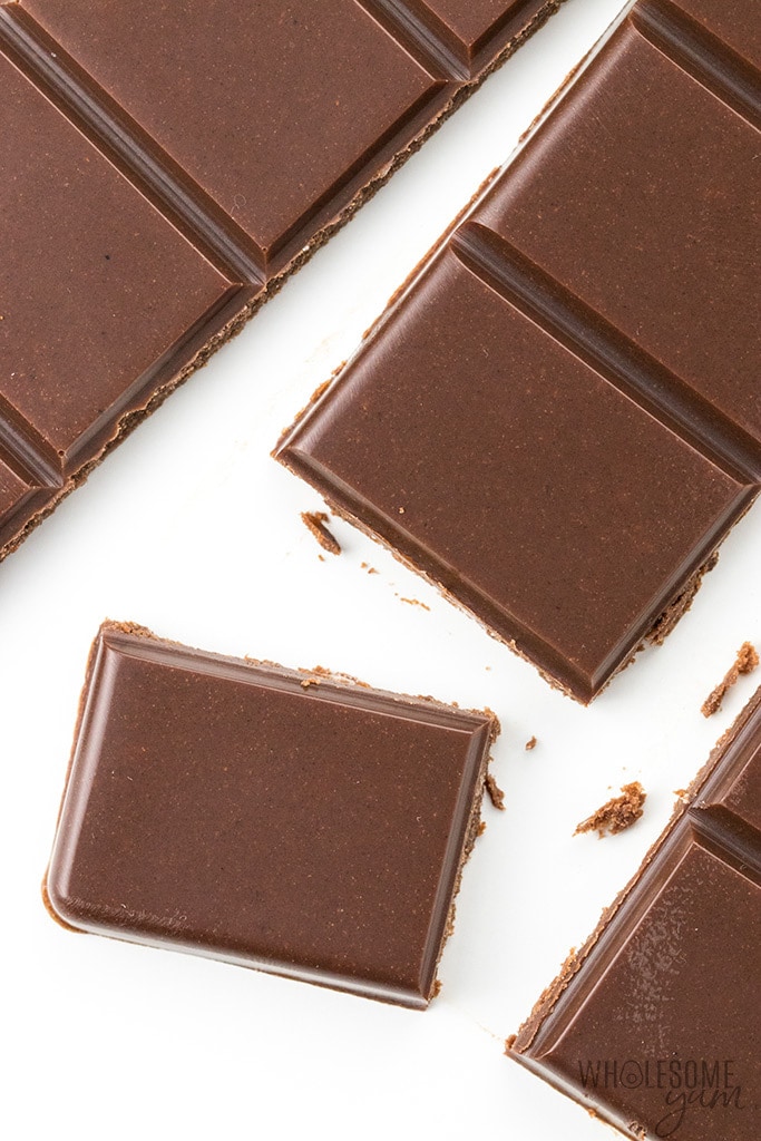 Low Carb Keto Chocolate Bar Recipe - Learn how to make low carb chocolate bars! This is the best way to make a keto chocolate bar that tastes like the real thing. Includes which sweeteners to use and the best method.