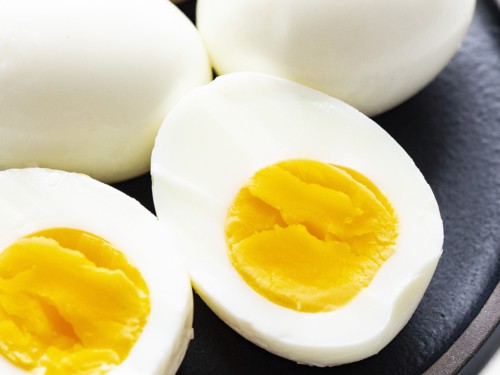 Easy Peel Hard Boiled Eggs (Perfect Yolks!) - Wholesome Yum