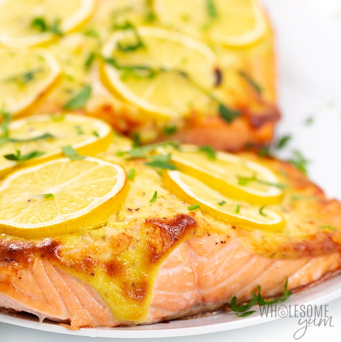Baked salmon with mayo and lemon slices