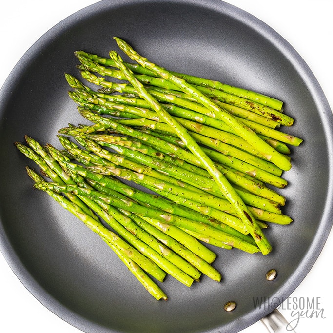Skillet with asparagus