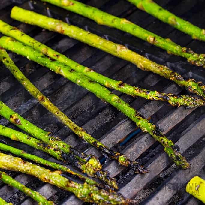 Asparagus on the grill.