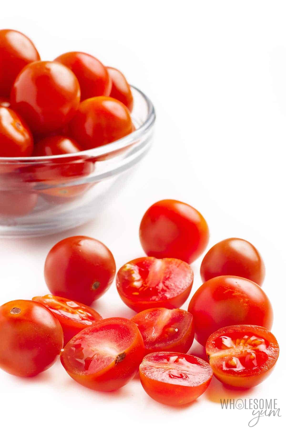 How high are carbs in cherry tomatoes? These halved, raw cherry tomatoes are low in carbs.