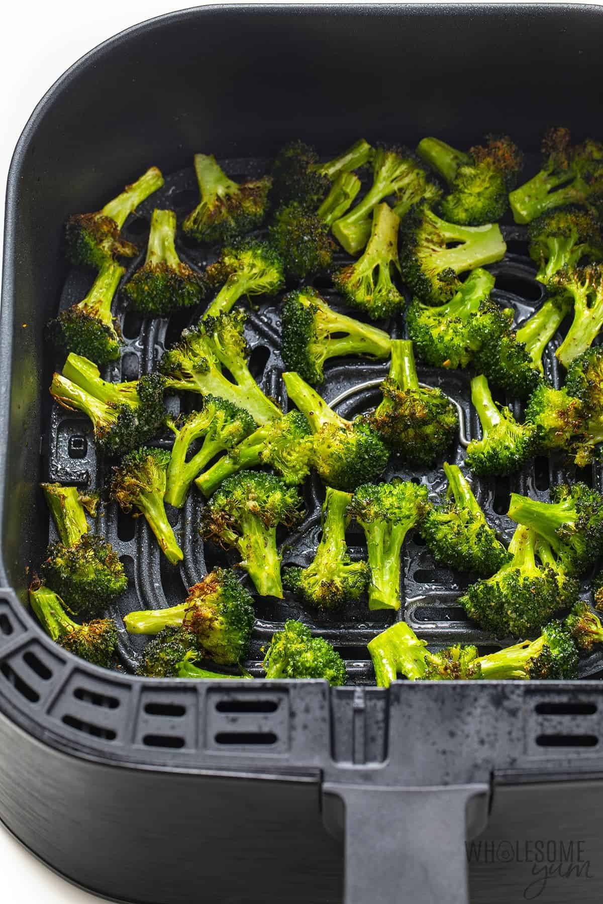 Roasted broccoli in air fryer
