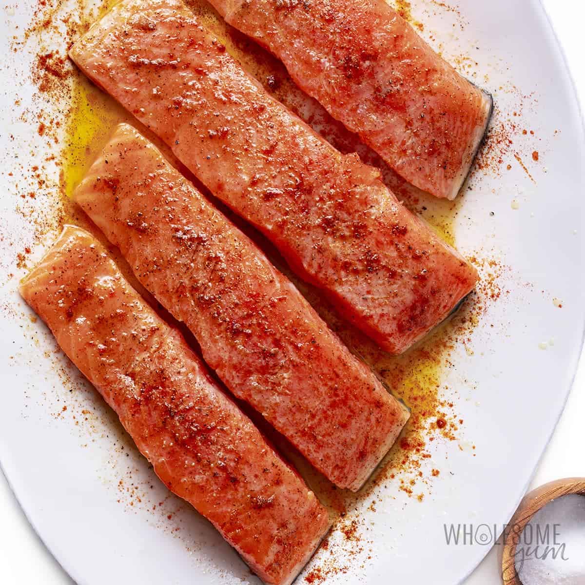 Seasoned salmon fillets