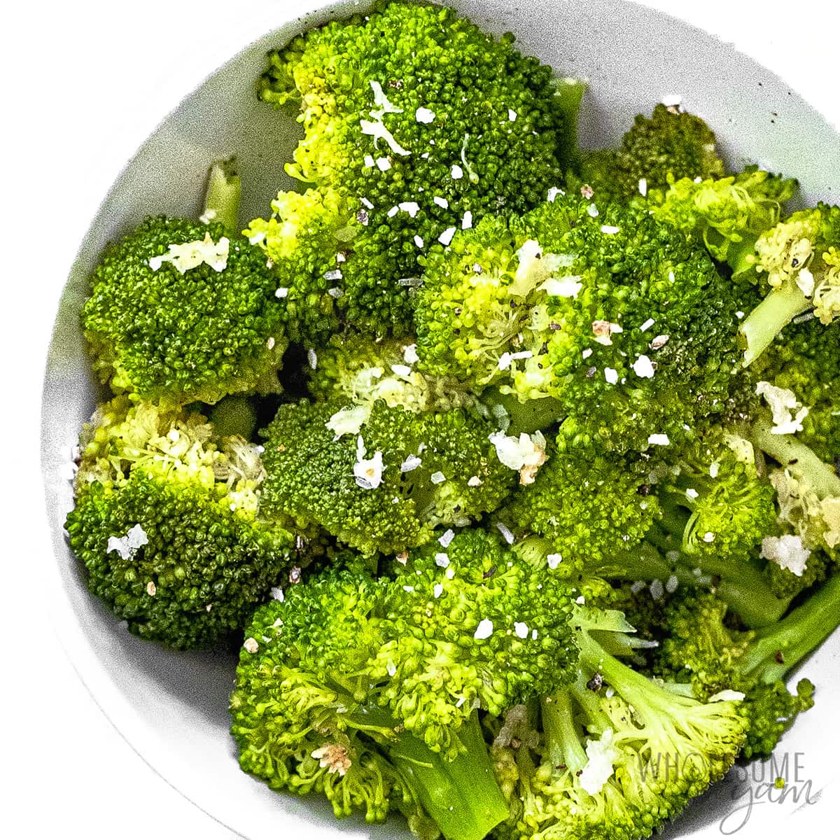 Instant Pot broccoli in a bowl.
