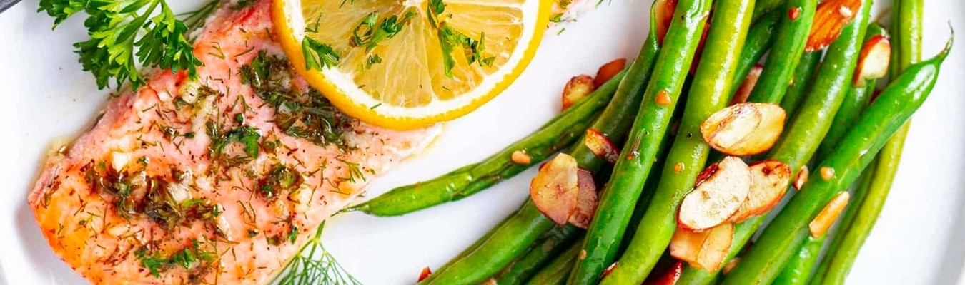 Baked salmon with green beans almondine.
