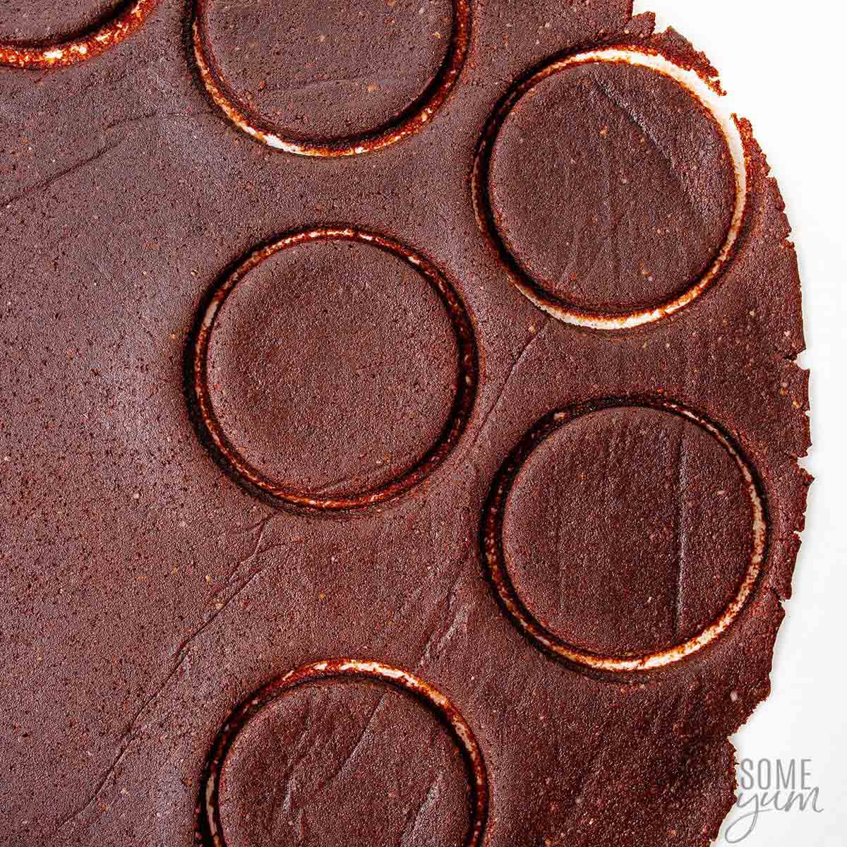 Cutting the dough into circles.